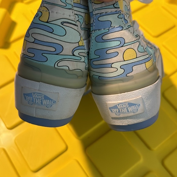 Vans!! - Picture 4 of 6